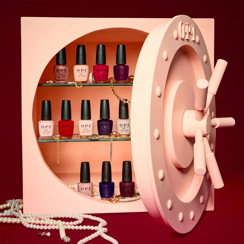 Opi Fall 2026 Most Requested Vampire State Building 15ml - smalto rosso sangue