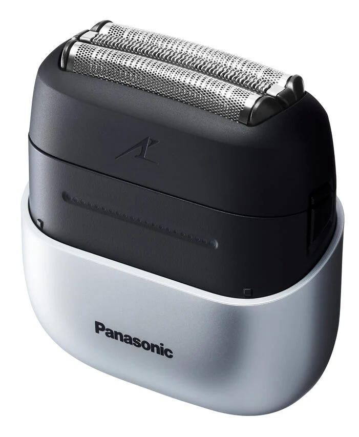 Panasonic Serie 700s rasoio elettrico compatto a 3 lame, con ricarica USB (Tipo-C)