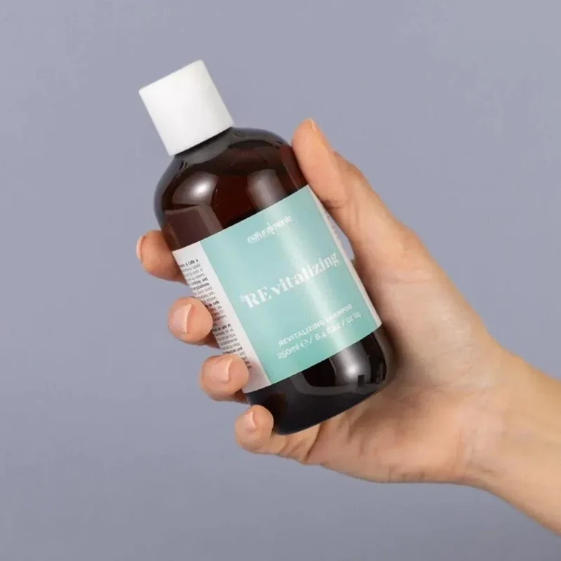 Naturalmente Revitalizing Shampoo Rinforzante e Fortificante anticaduta