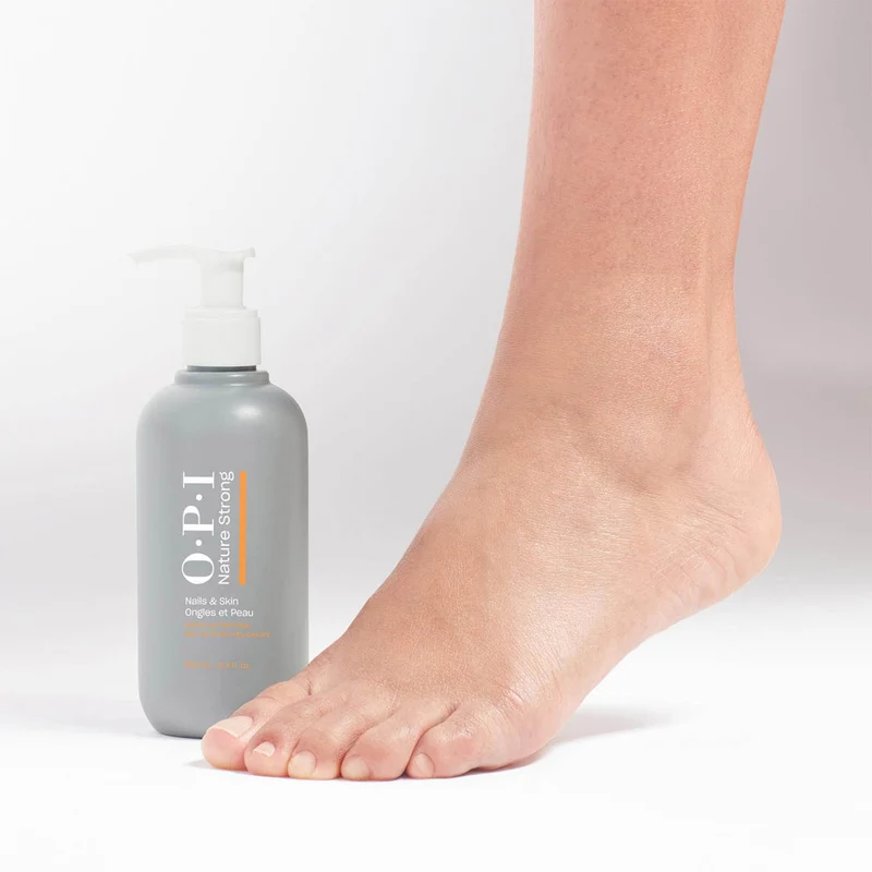 OPI Nature Strong Skincare Soften Up Pedi Soak 250ml - detergente idratante piedi
