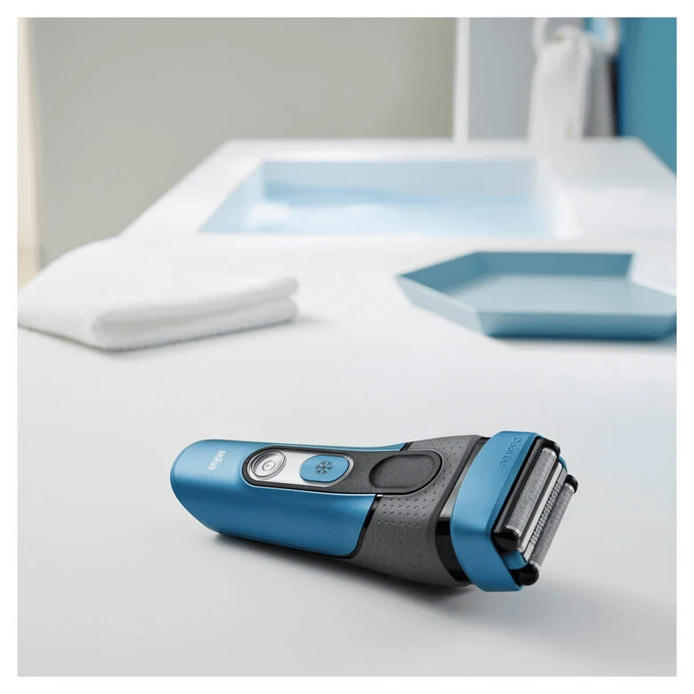 Braun °CoolTec CT4s Rasoio Trimmer Nero, Blu