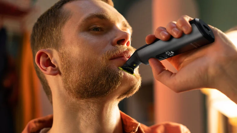 Philips OneBlade Pro 360 Rasoio QP6652/61 Face + Body
