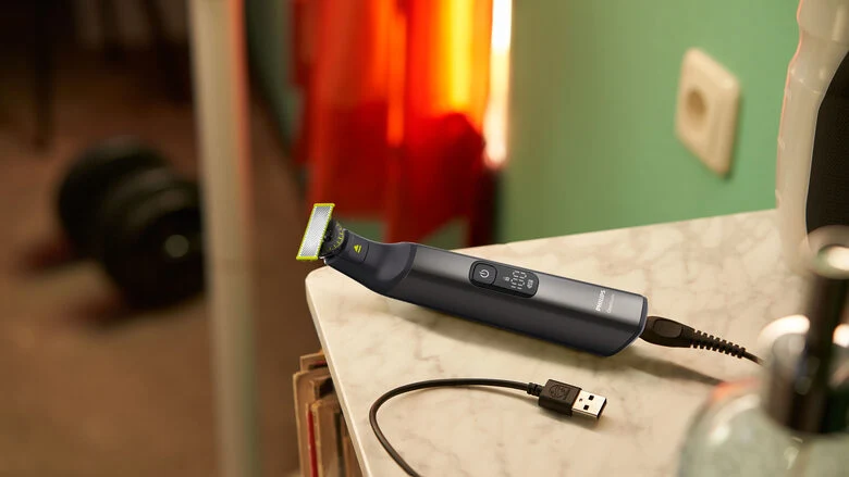 Philips OneBlade Pro 360 Rasoio QP6652/61 Face + Body