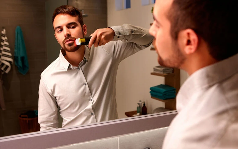 Philips BEARDTRIMMER Series 9000 regolabarba impermeabile BT9290/32