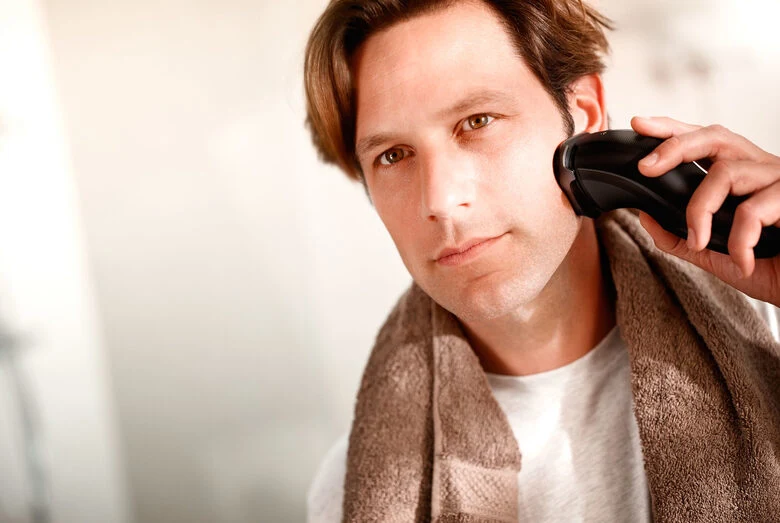Philips SHAVER Series 3000 Rasoio elettrico per rasatura a secco S3110/06