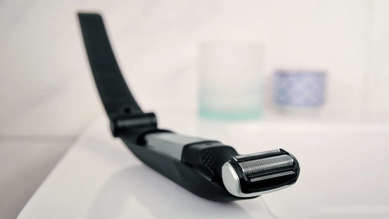 Philips BODYGROOM Series 5000 Rasoio delicato Bodygroom utilizzabile sotto la doccia