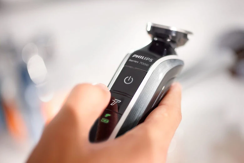 Philips MULTIGROOM Series 7000 Kit multifunzione impermeabile VISO, CORPO, CAPELLI QG3380/16