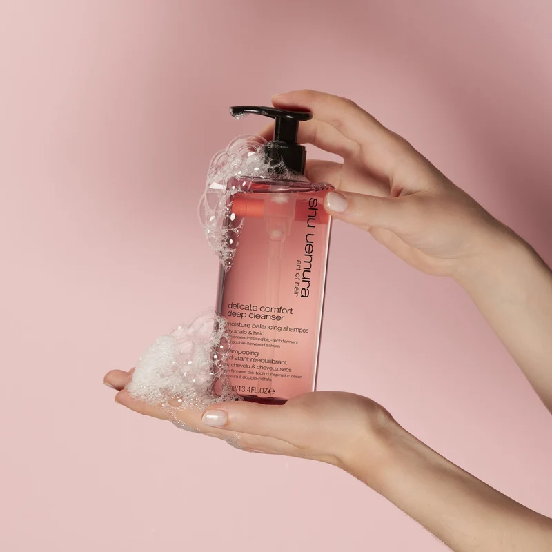 Shu Uemura Deep Cleansers Delicate Comfort Shampoo 400ml per Cute Sensibile e Capelli Secchi