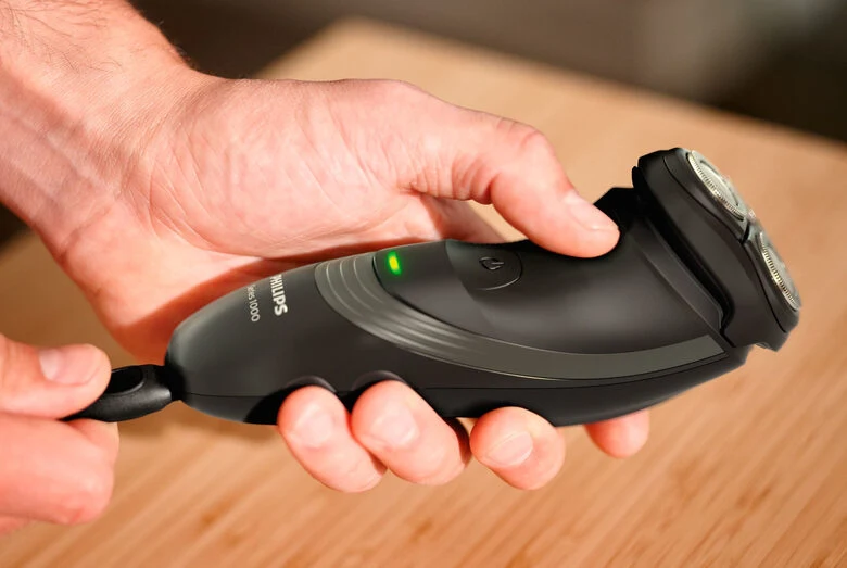Philips 1000 series Rasoio elettrico per rasatura a secco con lame CloseCut