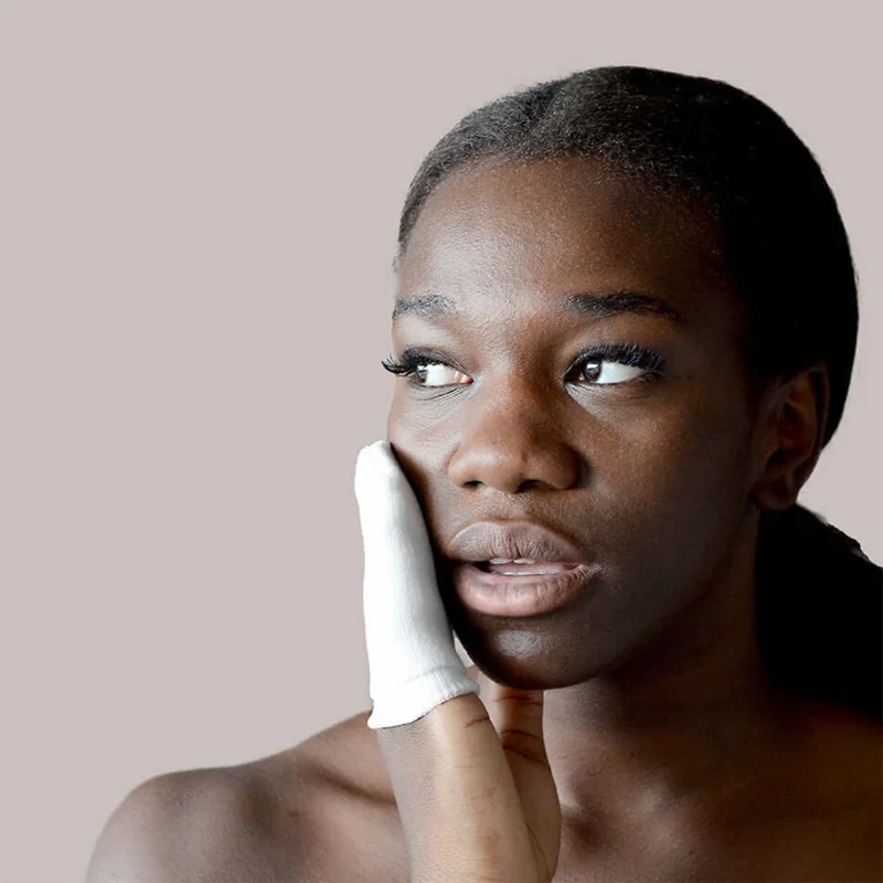 Gant démaquillant, nettoyant et ultra-exfoliant NudeMini