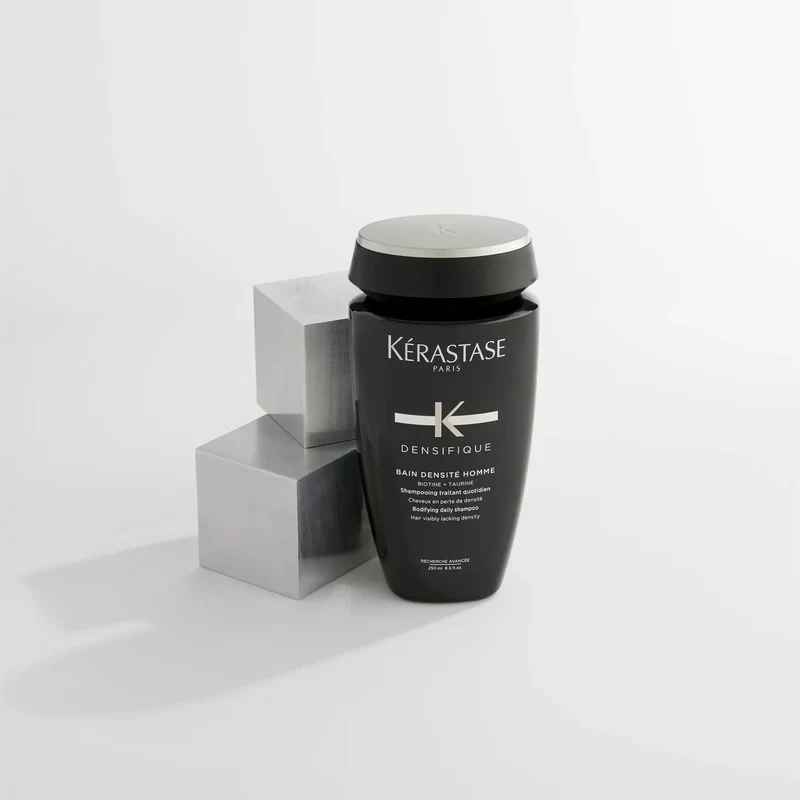 Kérastase Densifique Bain Densité Homme 250 ml – Shampoo Volumizzante Uomo per Capelli che Perdono Densità
